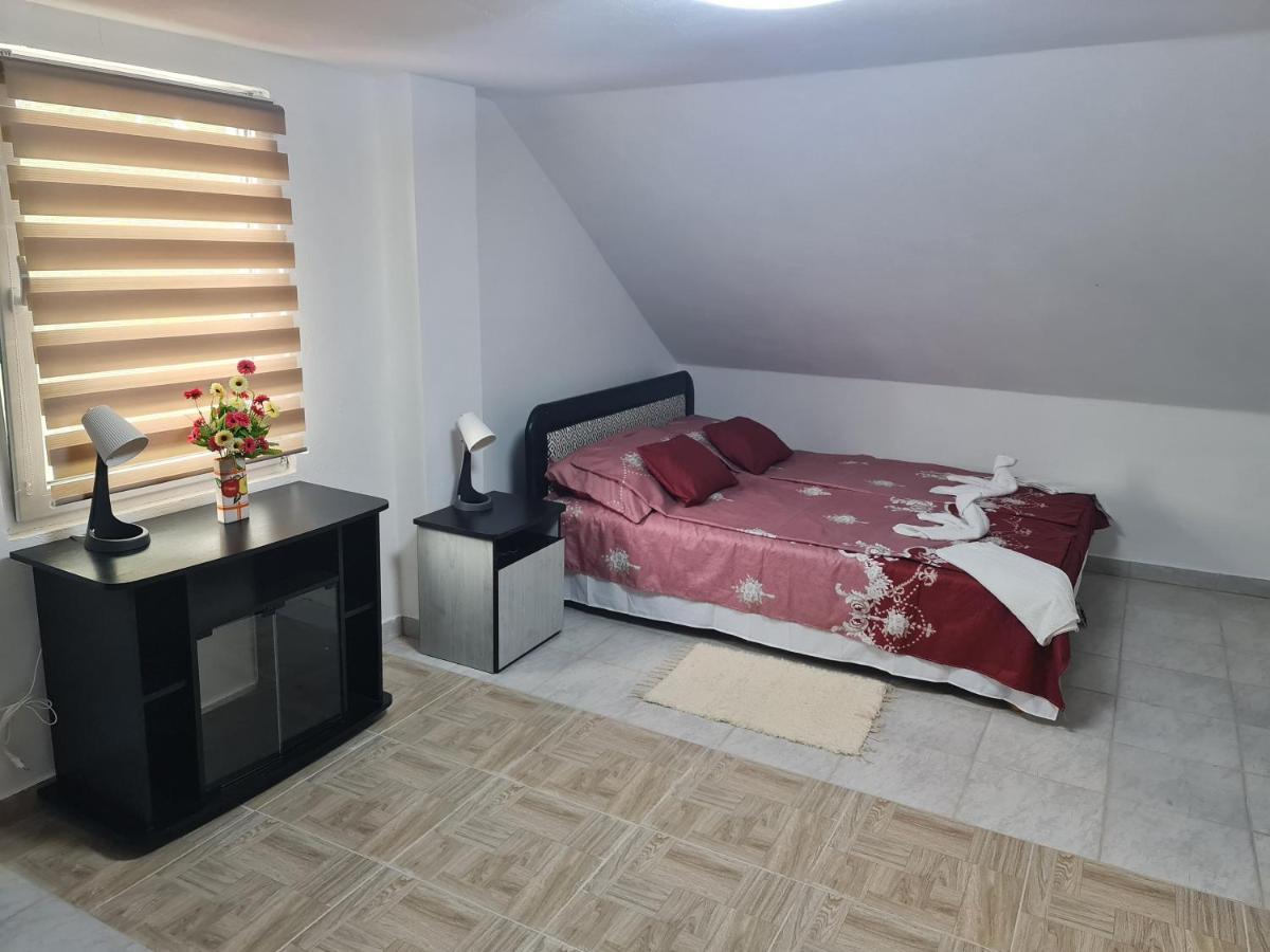 Hobby Vendeghaz Apartment Kiskunmajsa Bagian luar foto